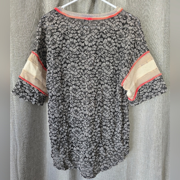 BKE Buckle Floral Size Oversized Jersey T Shirt Size XL Sheer Black - Picture 5 of 7